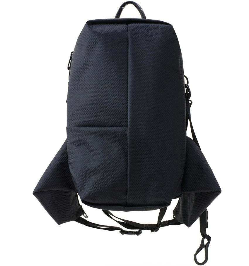 ダウン着用時のリュック問題を解決する「デサント オルテライン×コートエシエル」の水沢ダウン - 6枚目の画像