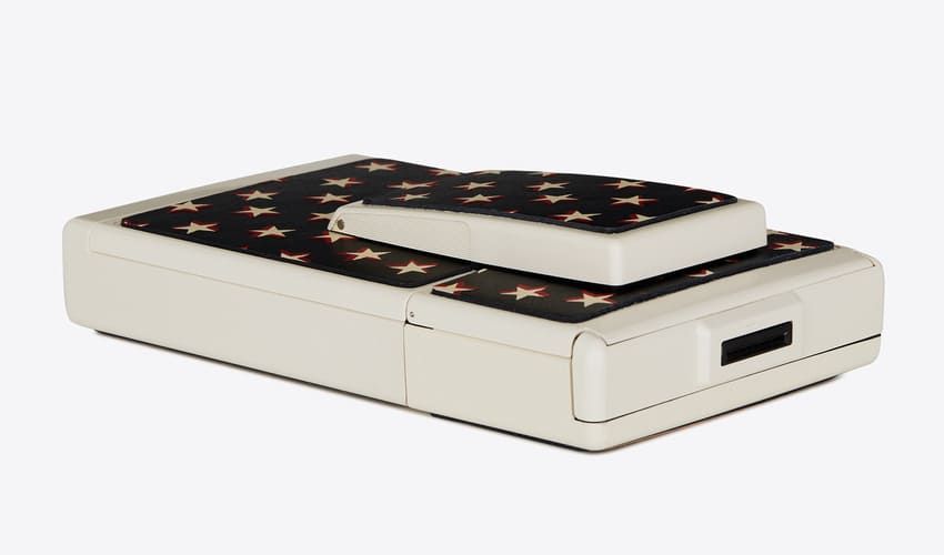 「サンローラン リヴ・ドロワ」の使い捨てカメラ、マグカップ、スケボーetc.が、日本のECでも買えるよ！ - 8枚目の画像