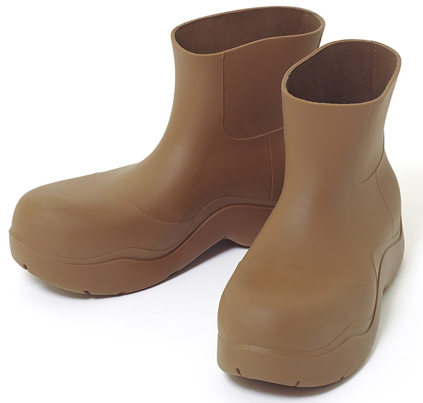 藤井隆行が“小学生以来に買った長靴”というボッテガ・ヴェネタ「パドル