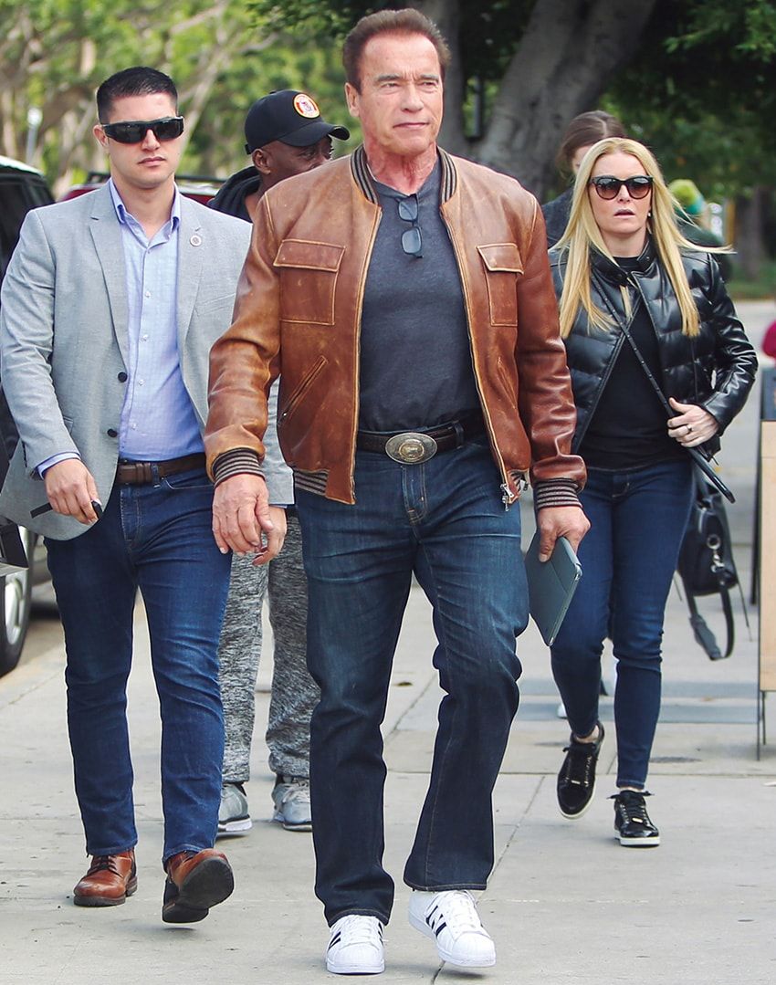 シュワちゃんにデ・ニーロ 、リチャード・ギア…… 先輩海外スターのシンプル＆渋い着こなし - 1枚目の画像