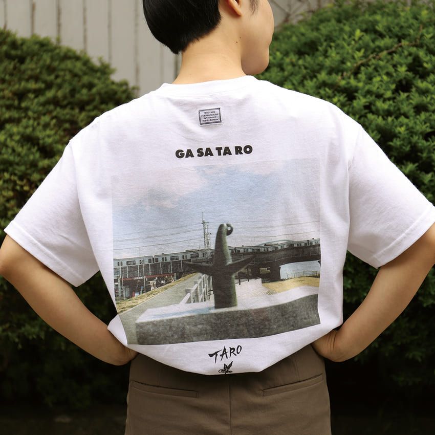 岡本太郎の「なんだこれは！」Tシャツ。佐内正史、伊賀大介、タンタンによる4者コラボ「GASATARO」登場 - 2枚目の画像