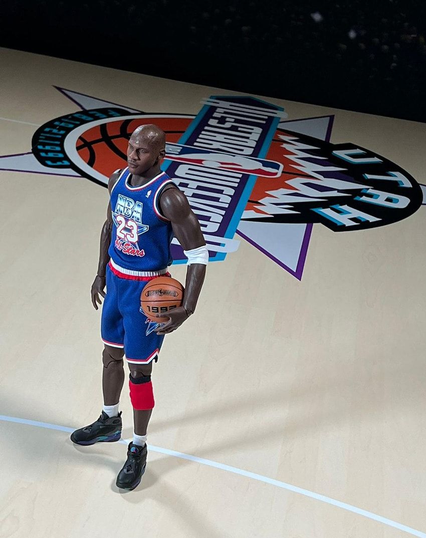 「エア ジョーダン 8」を履く’93年の“マイケル・ジョーダン”のフィギュアが1500体限定で！ - 1枚目の画像