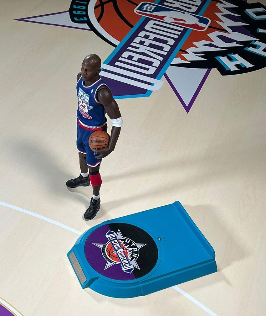 「エア ジョーダン 8」を履く’93年の“マイケル・ジョーダン”のフィギュアが1500体限定で！ - 2枚目の画像