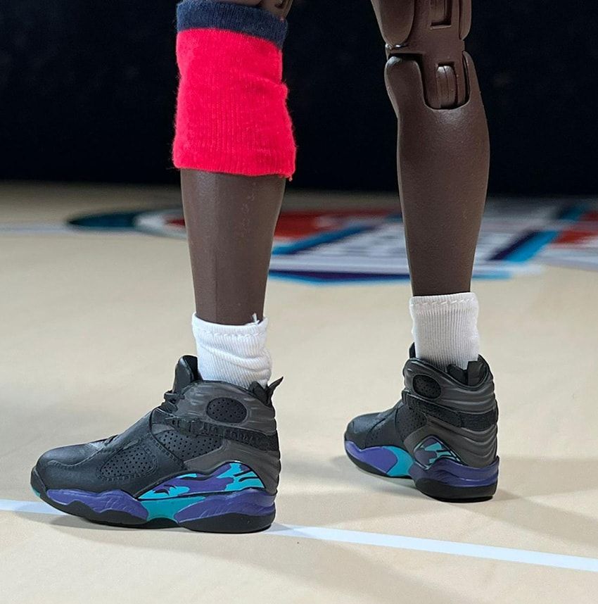 「エア ジョーダン 8」を履く’93年の“マイケル・ジョーダン”のフィギュアが1500体限定で！ - 4枚目の画像