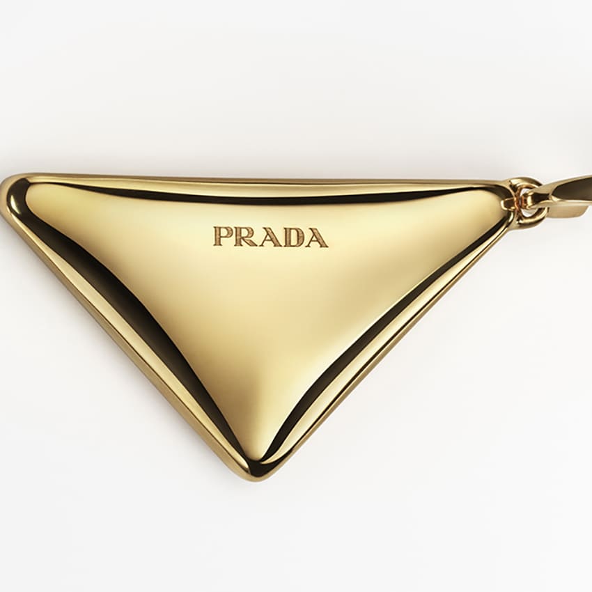 金のプラダ”が新コレクション「エターナルゴールド」から。永遠たる