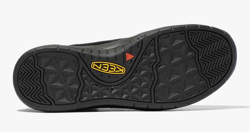 「エンジニアド ガーメンツ×キーン」第3弾は防水仕様でアシンメトリーデザイン。スリッポンにもなるってよ！ - 6枚目の画像