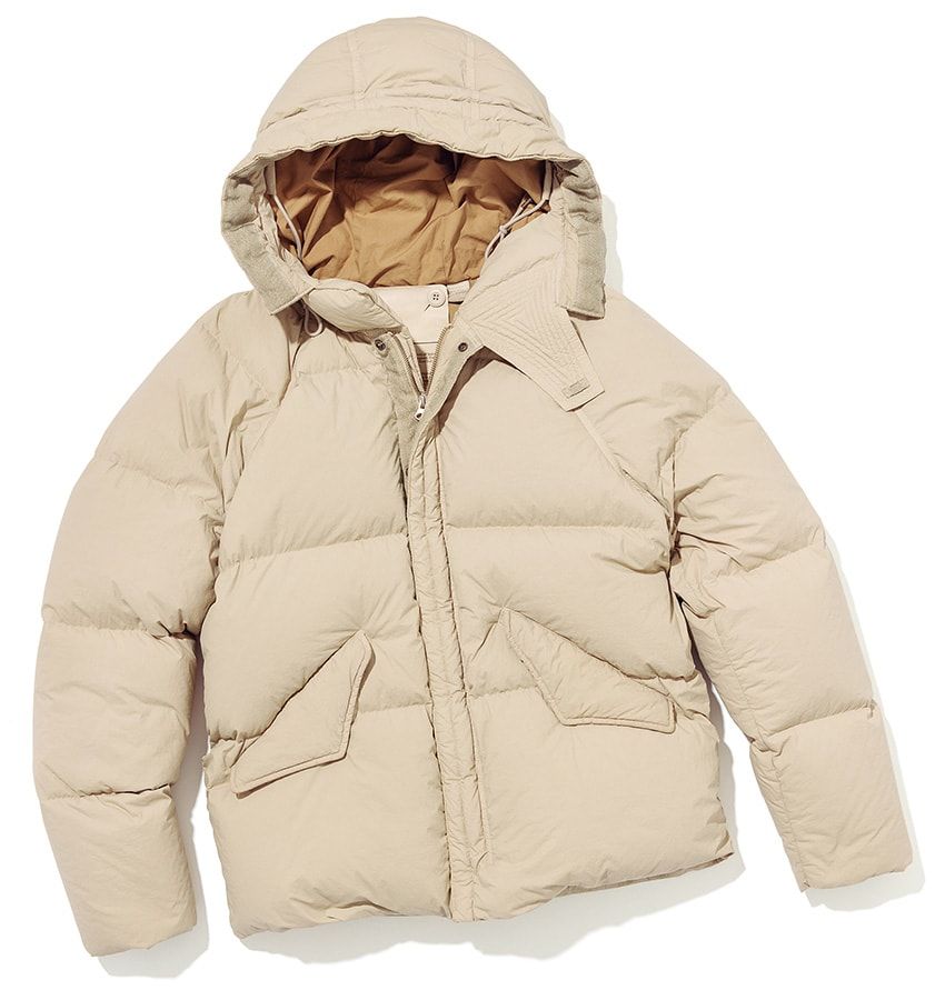 ダウンは人気ブランドの無地を選ぶ。汎用性抜群な“Tシャツ×デニム”に合う8選 - 3枚目の画像