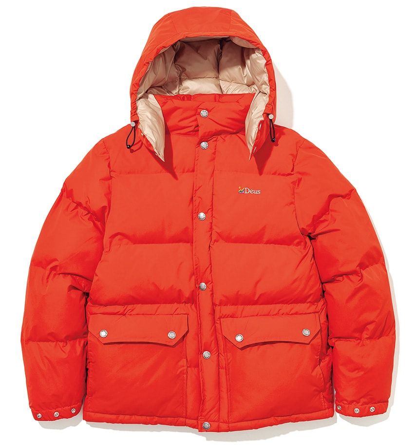 ダウンは人気ブランドの無地を選ぶ。汎用性抜群な“Tシャツ×デニム”に合う8選 - 7枚目の画像