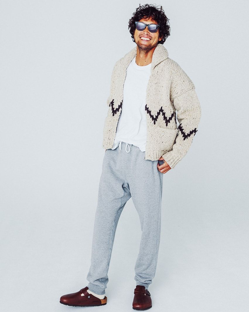 「ビズビム」の“手編みのカウチン”を主役にしたワンマイルなコーディネイト - 1枚目の画像