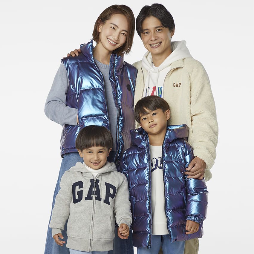 冨永 愛さん親子、魔裟斗さんファミリーらが「GAP」姿で登場。こんな家族写真、最高だ！ - 4枚目の画像