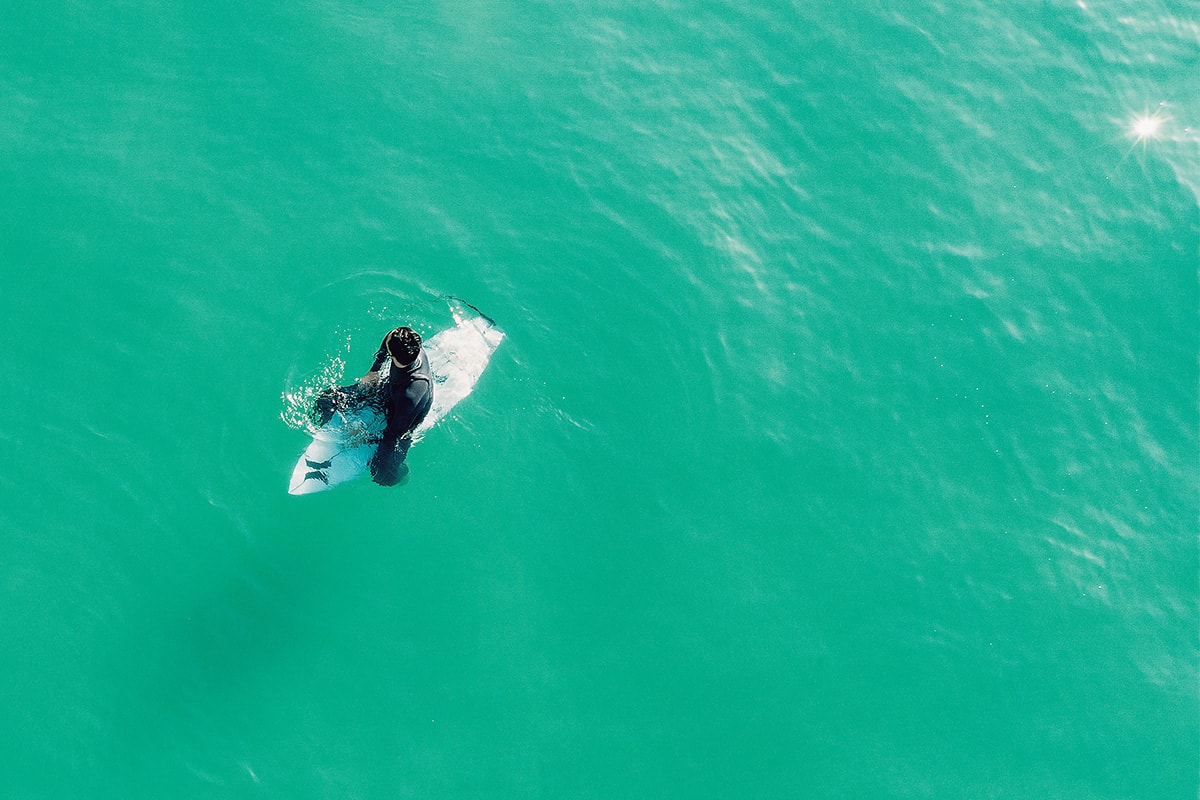 海とサーフィンを愛するラジオDJ・nicoさんが「平日ビーチクリーン」を