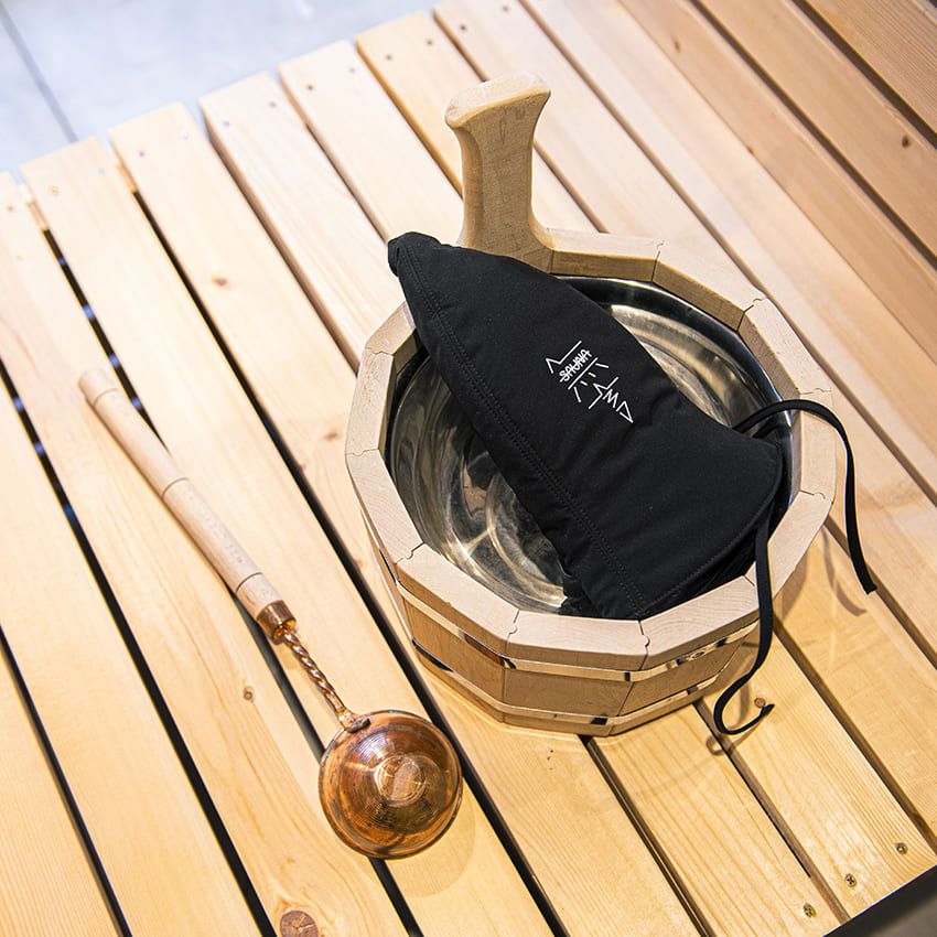 磯村勇斗、まさかの“無言”。サウナ愛好家ゆえにオーバーライドとコラボしてサウナハットを作った - 5枚目の画像