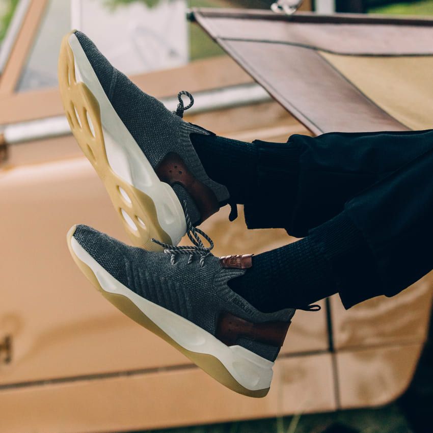 1963年製「ランドローバー」を「ベルルッティ」がカスタム。渋すぎるヴィンテージ車を受注生産で販売！ - 14枚目の画像