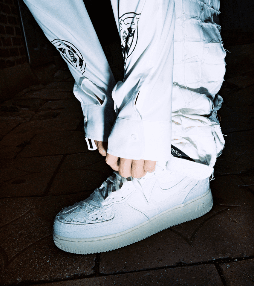 ひと皮剥ける「エア フォース 1」、2層構造になった下には名門カラーが。靴紐がもらえるイベントも！ - 8枚目の画像