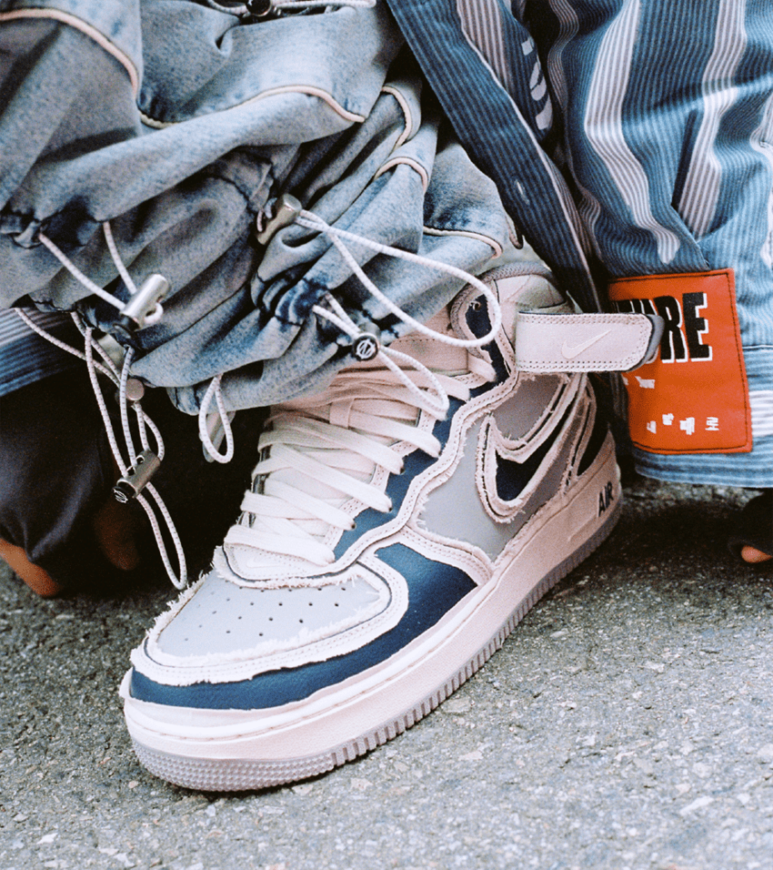 ひと皮剥ける「エア フォース 1」、2層構造になった下には名門カラーが。靴紐がもらえるイベントも！ - 6枚目の画像