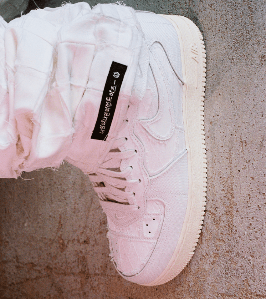 ひと皮剥ける「エア フォース 1」、2層構造になった下には名門カラーが。靴紐がもらえるイベントも！ - 9枚目の画像