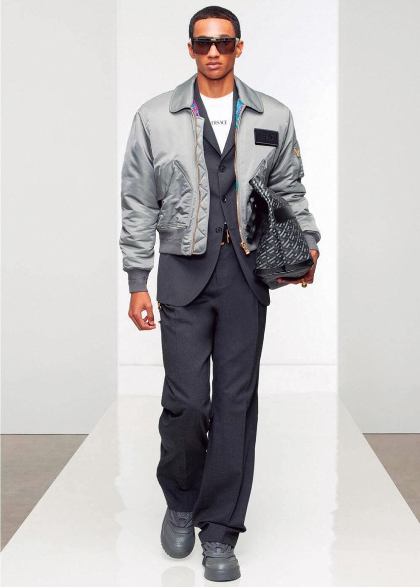 実はノーブルで都会的。ハイブランドのランウェイも“都市型グレー”で溢れていた！ - 3枚目の画像