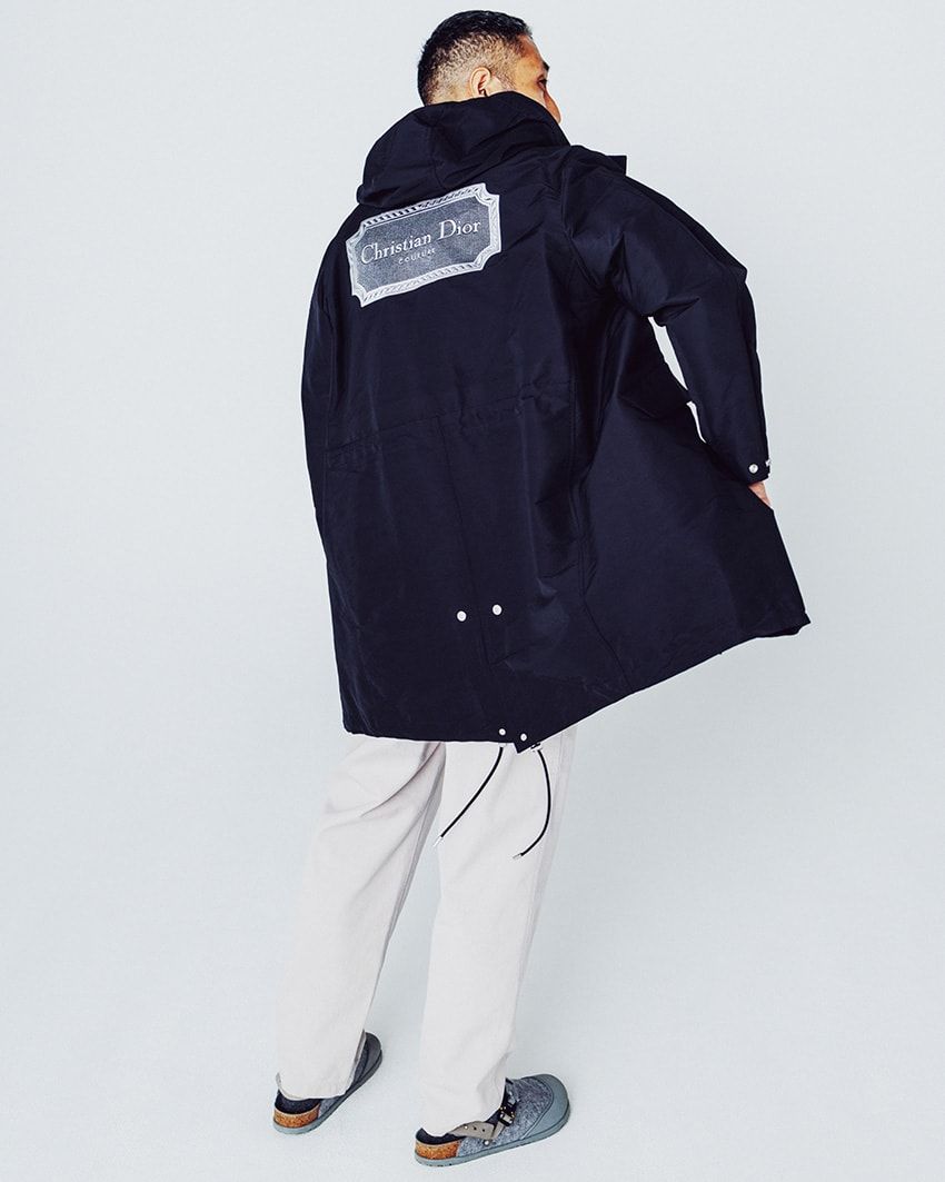 武骨さと優雅さが漂う「ディオール」のミリタリー風スタイルは、“後ろ姿”がひと味違う - 3枚目の画像