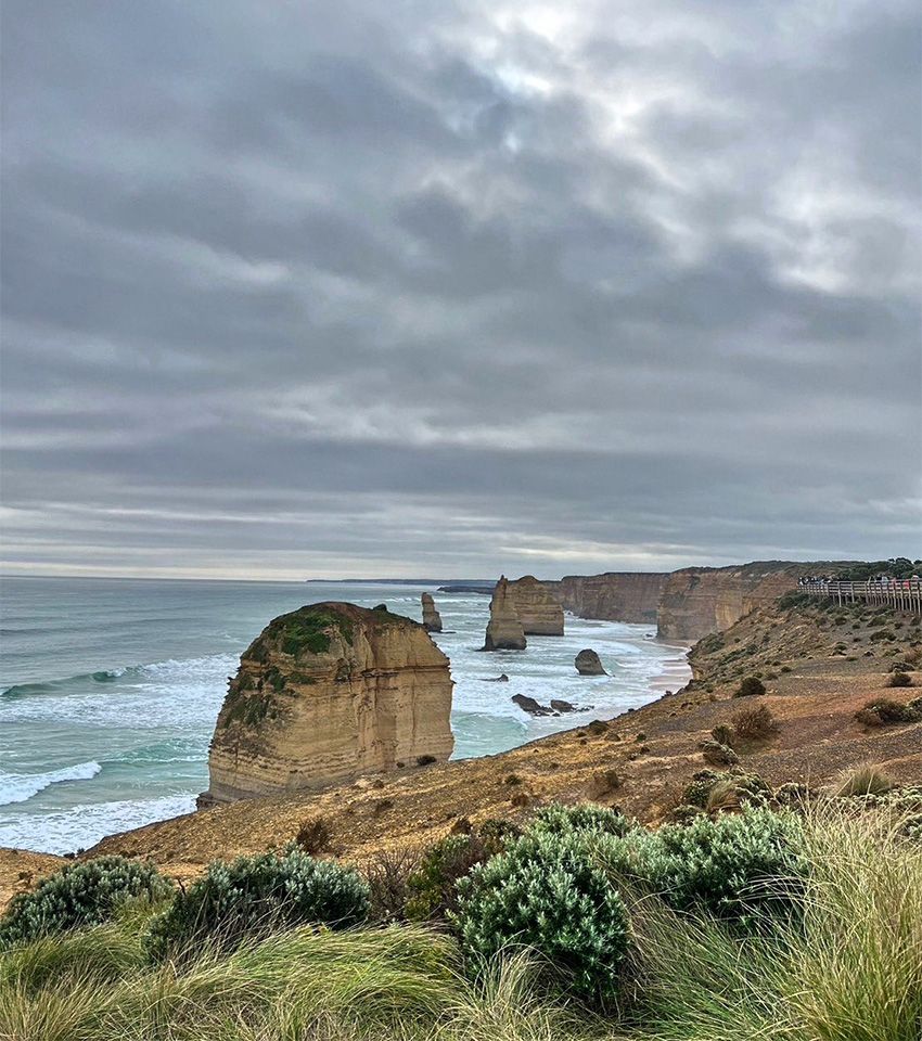白衣を着た看板娘が、痩身クリニックで自分のダイエット体験談をカウンセリングに活かしていた - 12枚目の画像