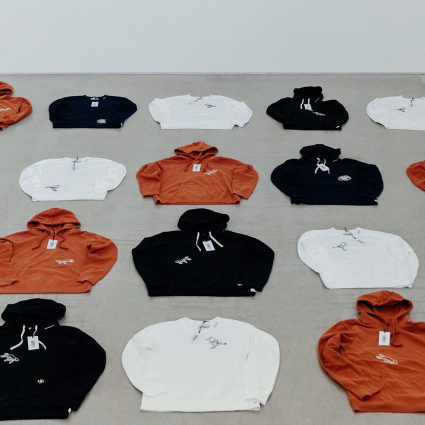 「WHR×レイニングチャンプ」のアップサイクルなスウェット。限定品の証は随所のステッチワーク - 14枚目の画像