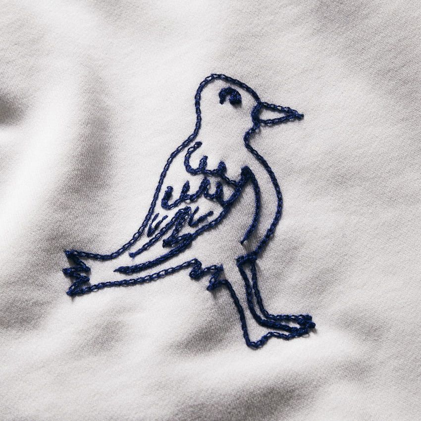 「WHR×レイニングチャンプ」のアップサイクルなスウェット。限定品の証は随所のステッチワーク - 6枚目の画像