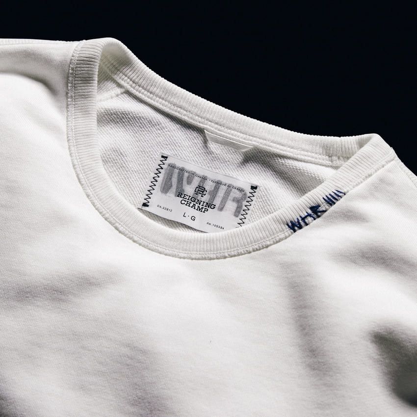 「WHR×レイニングチャンプ」のアップサイクルなスウェット。限定品の証は随所のステッチワーク - 5枚目の画像