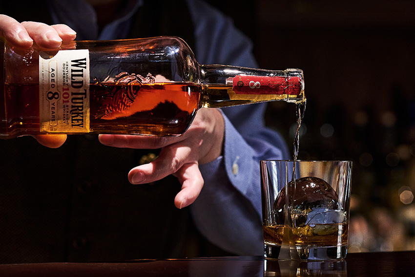 ウンチクを肴に酒もすすむ。銘酒「ワイルドターキー」を知る5つのアレコレ