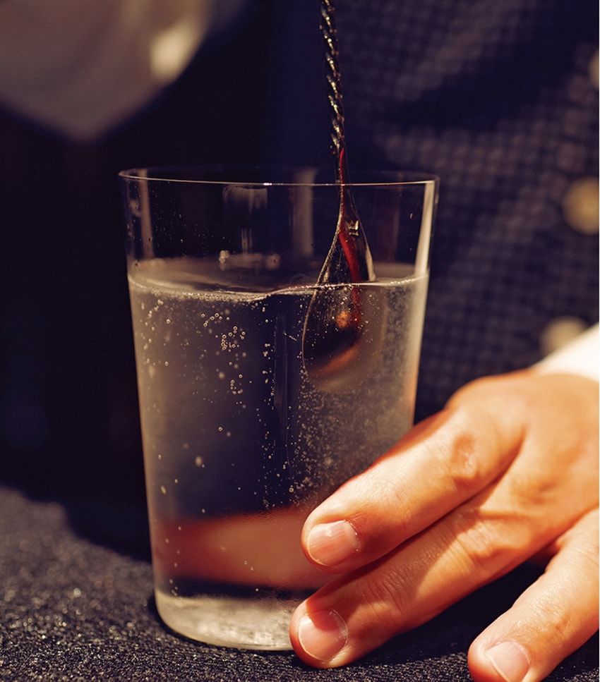 アイスかホット、どちらのカクテルが好み？ 名門「スタア・バー」で教わる珠玉の一杯 - 6枚目の画像