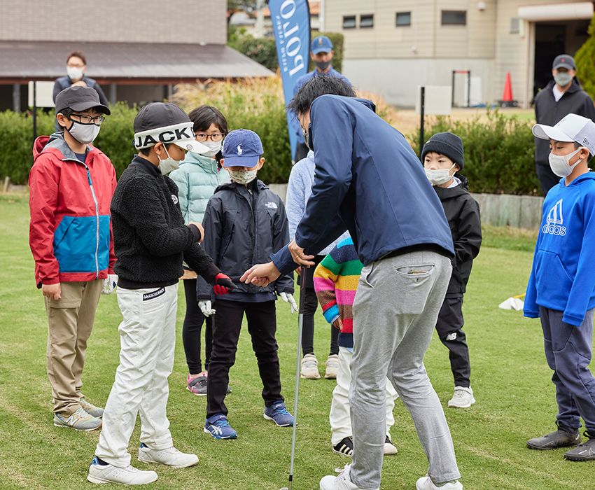 雨を吹き飛ばす満面の笑顔。オーシャンズの人気イベント「親子ゴルフvol.4」をレポート！ - 4枚目の画像