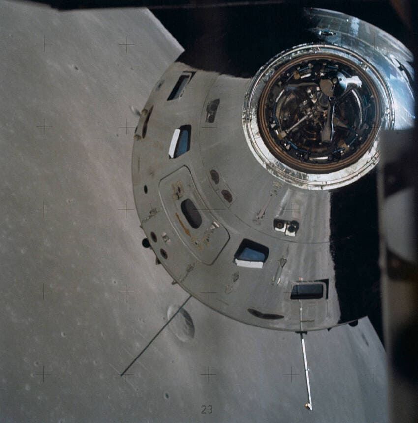 人類が最後に月面を歩いてから50年。オメガが出した宇宙一の貴重な写真とコメント - 8枚目の画像