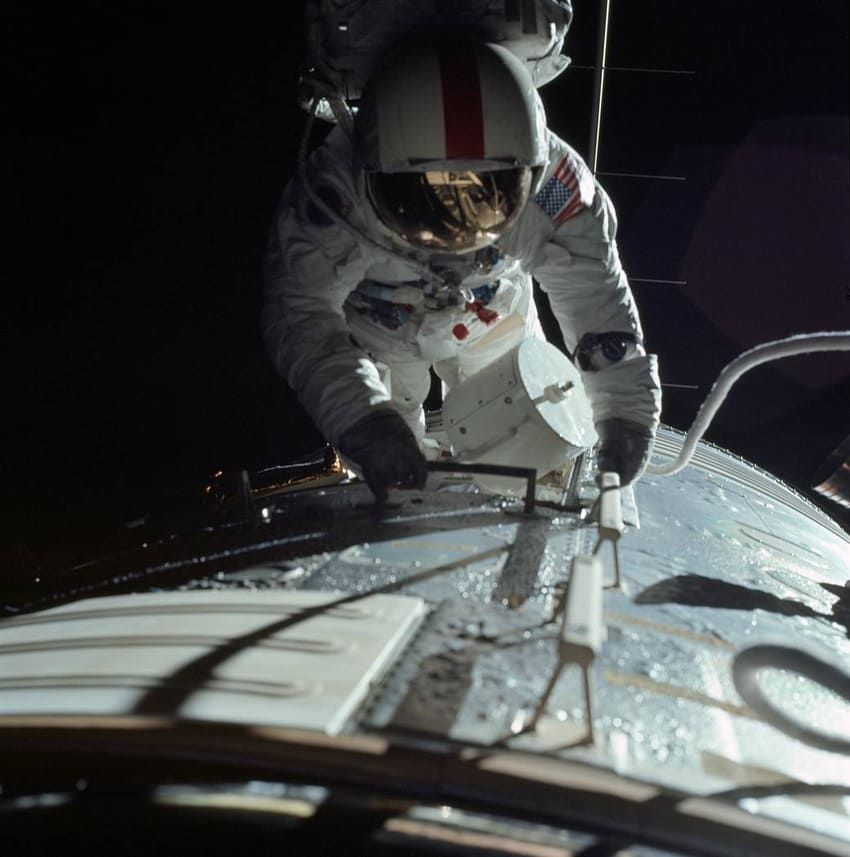 人類が最後に月面を歩いてから50年。オメガが出した宇宙一の貴重な写真とコメント - 10枚目の画像