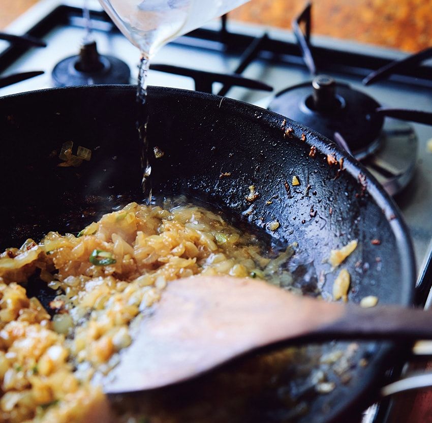 味も食べ応えもしっかり！旨味がぎゅうっと詰まったミウラメシ流「豆と肉のドライカレー」 - 14枚目の画像