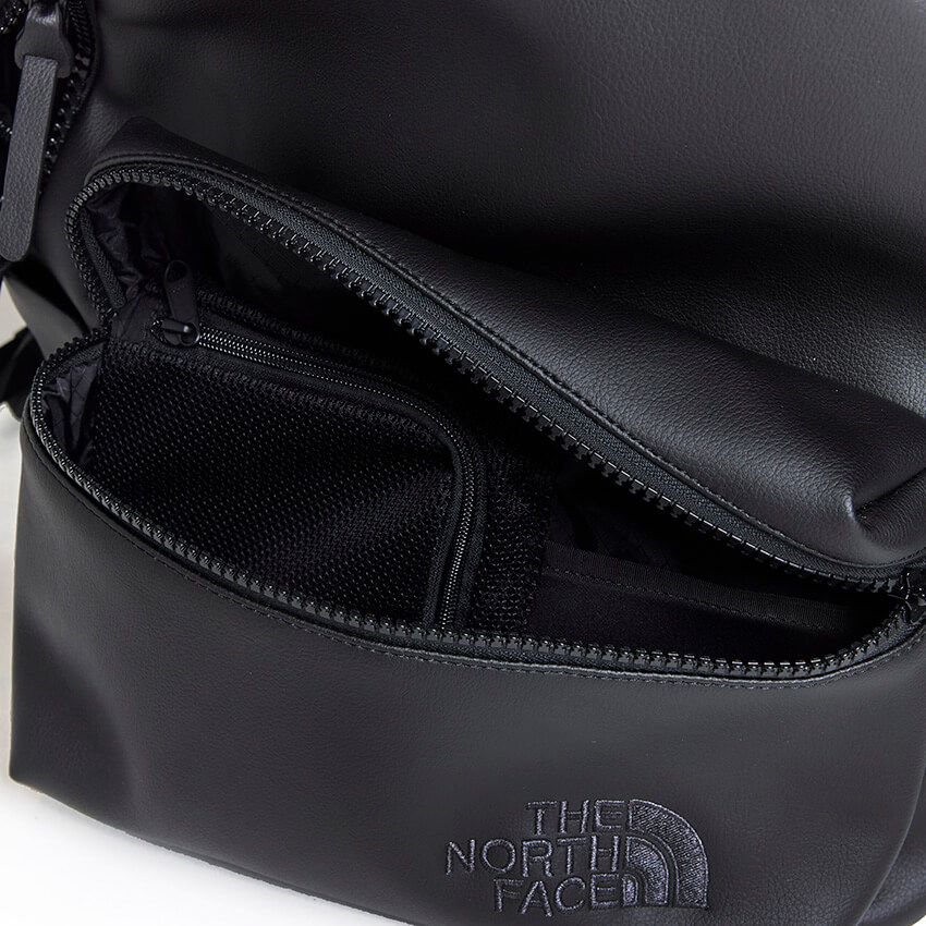 街角人気ナンバーワン。ザ・ノース・フェイスの「黒リュック」最新作4選 - 19枚目の画像