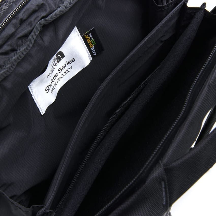 街角人気ナンバーワン。ザ・ノース・フェイスの「黒リュック」最新作4選 - 10枚目の画像