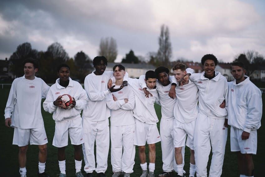 「コモリ」によるUMBROの旧ロゴ・トラックスーツが格好いい！ 展開アイテムを全披露 - 9枚目の画像