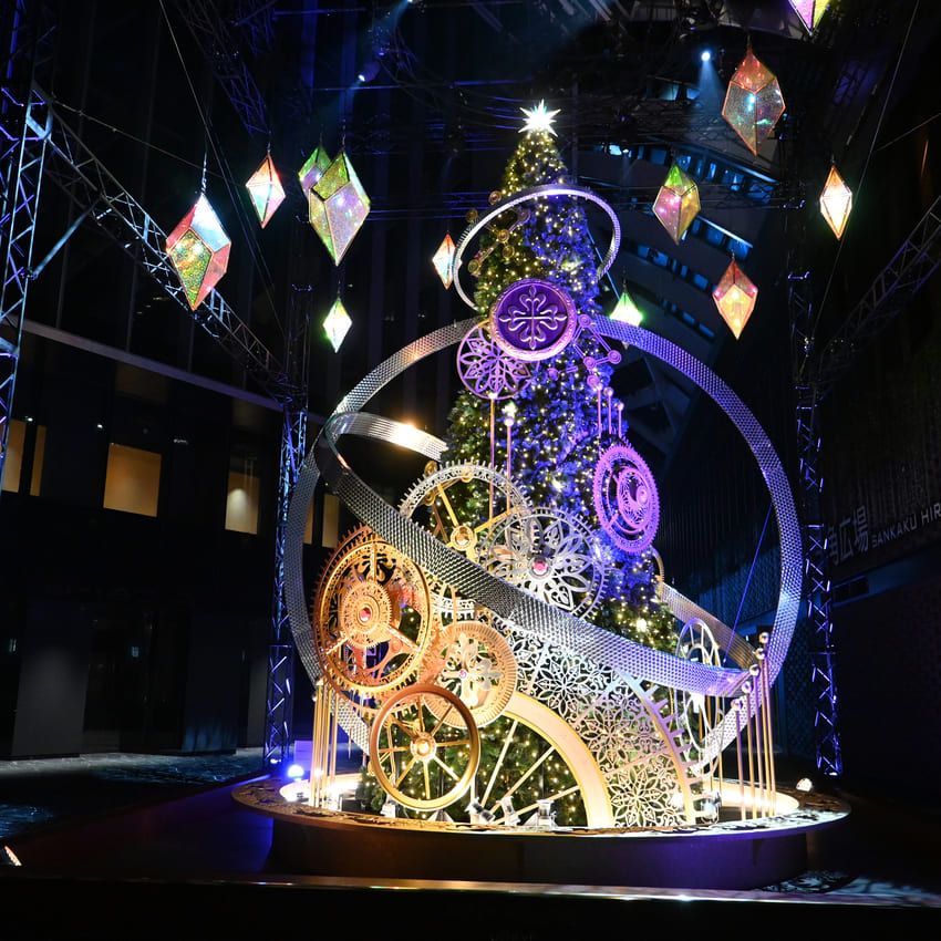 日本初「パテック フィリップ」のクリスマスツリー点灯中。頂上にはカラトラバが！ - 16枚目の画像