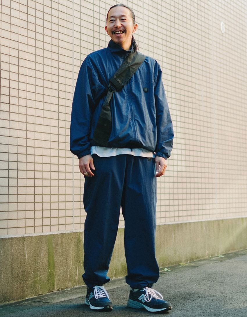 街角のリアルトレンド色は「ダークブルー」！ ほぼ“全身、青い”大人たちをパパラッチ - 2枚目の画像