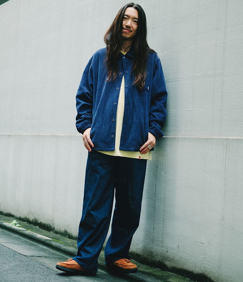 街角のリアルトレンド色は「ダークブルー」！ ほぼ“全身、青い”大人たちをパパラッチ - 9枚目の画像