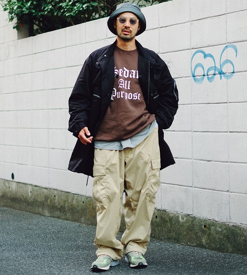 大人の軍パンコーデはオリーブグリーン以外で！ 着こなし巧者5人のスナップと至極の2本 - 3枚目の画像