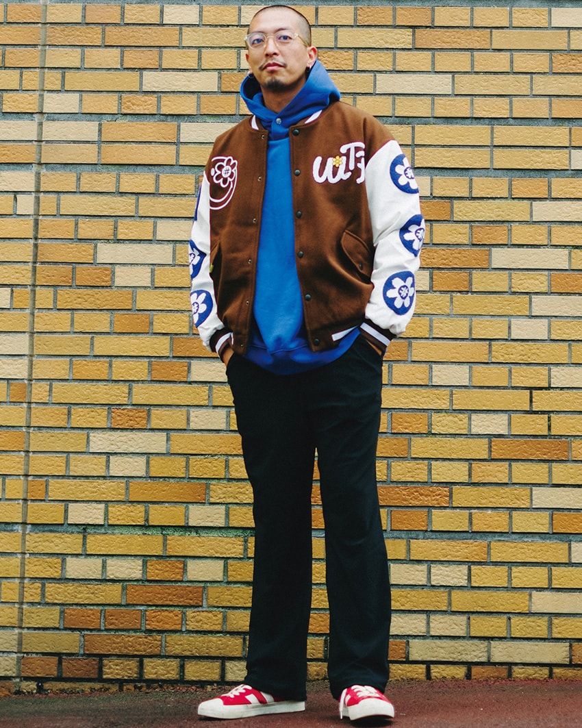 着こなしのポイントは「青」。大人の冬ファッションを軽快に見せるカラーコーデ術 - 2枚目の画像