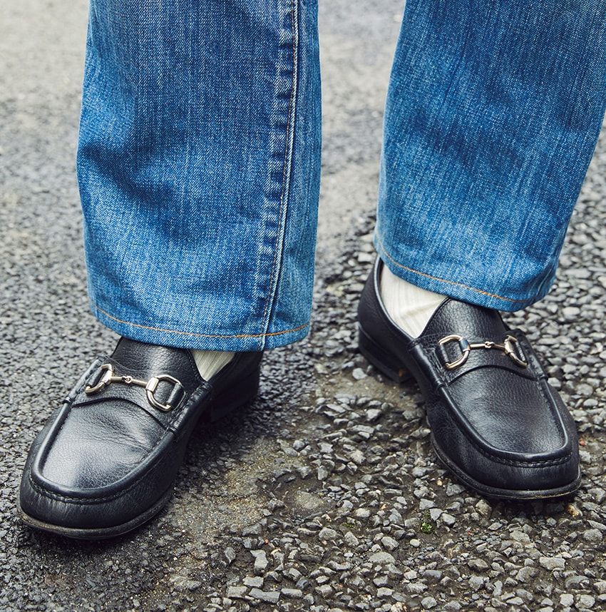 「お洒落は足元から」を体現する大人が履いていた、グッチのローファーとマルジェラのタビ - 2枚目の画像