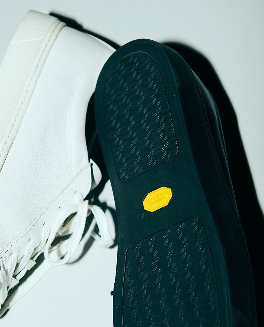 支持率No.1は「エア フォース 1」。スタイリストが仕事でヘビロテするモノトーンスニーカー5選 - 9枚目の画像