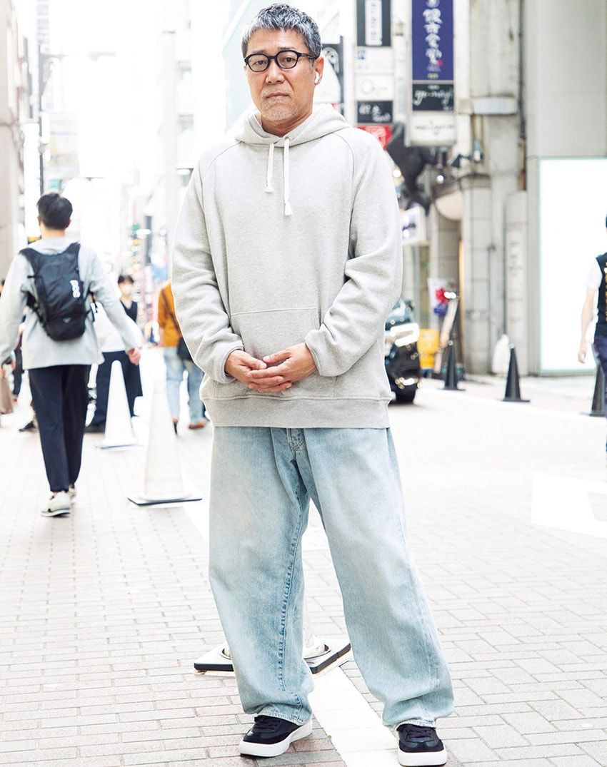 “グレーのスウェット”の上手な着こなし術。街の洒落者たちからヒントを掴め！ - 3枚目の画像