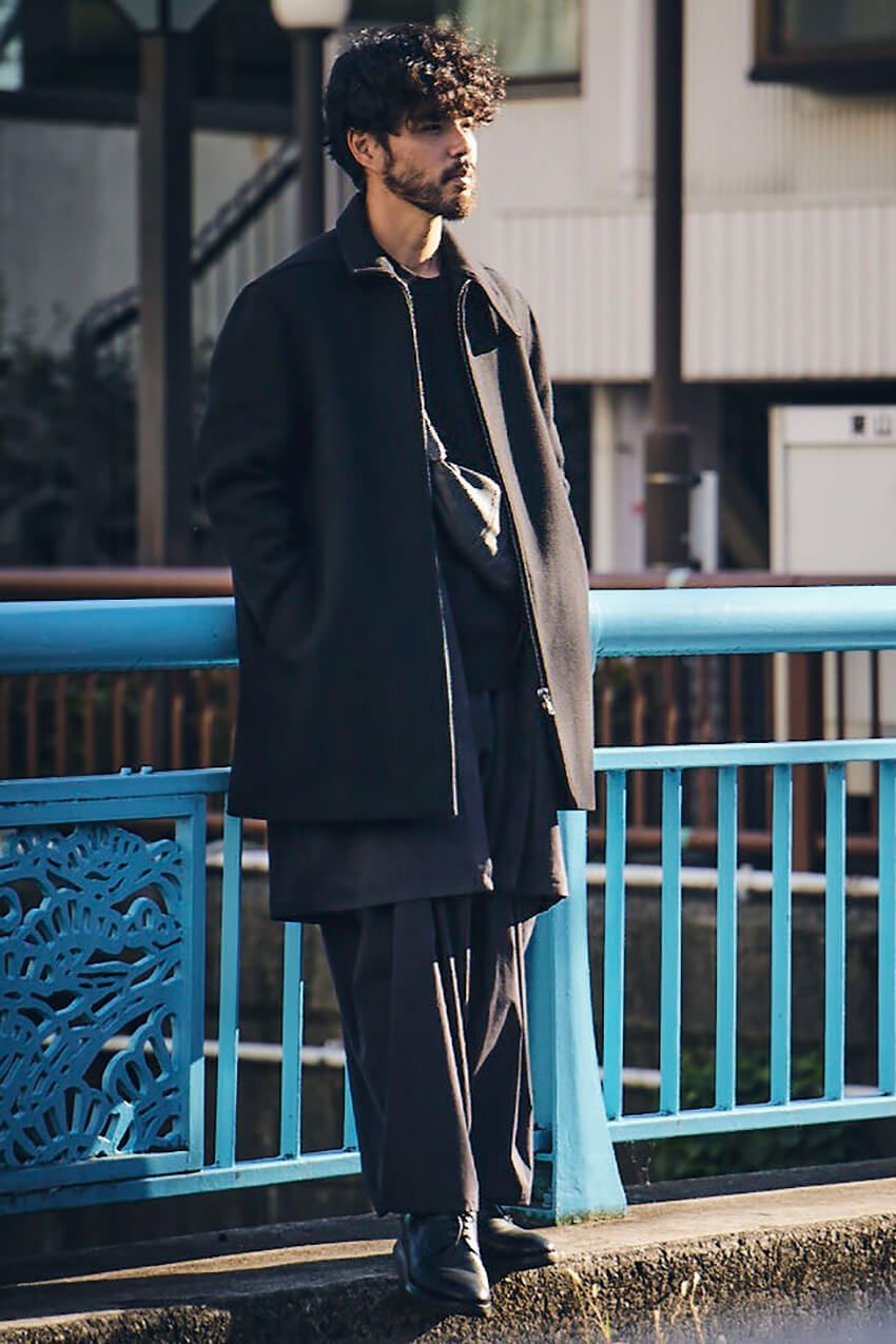 “ほぼ黒”な冬コーデを重たく見せない！ 重ね着、アイテム選びのコツを6名のスナップで - 9枚目の画像