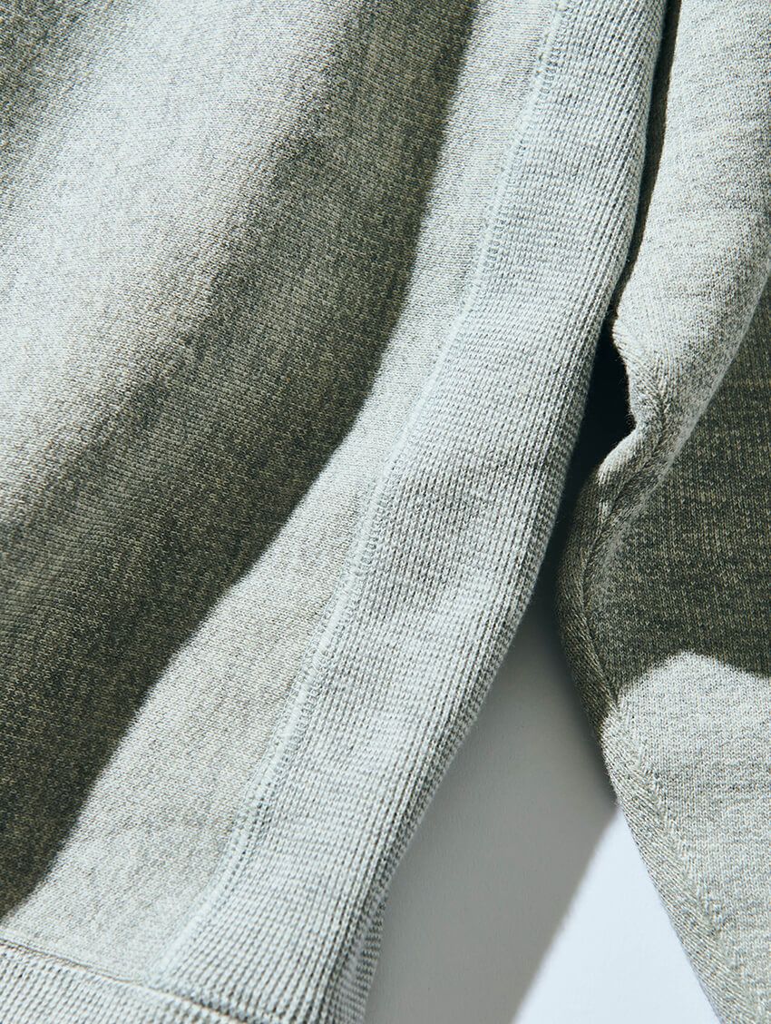 チャンピオンにロスアパ……プロがヘビロテしまくる、無地スウェット3選 - 19枚目の画像