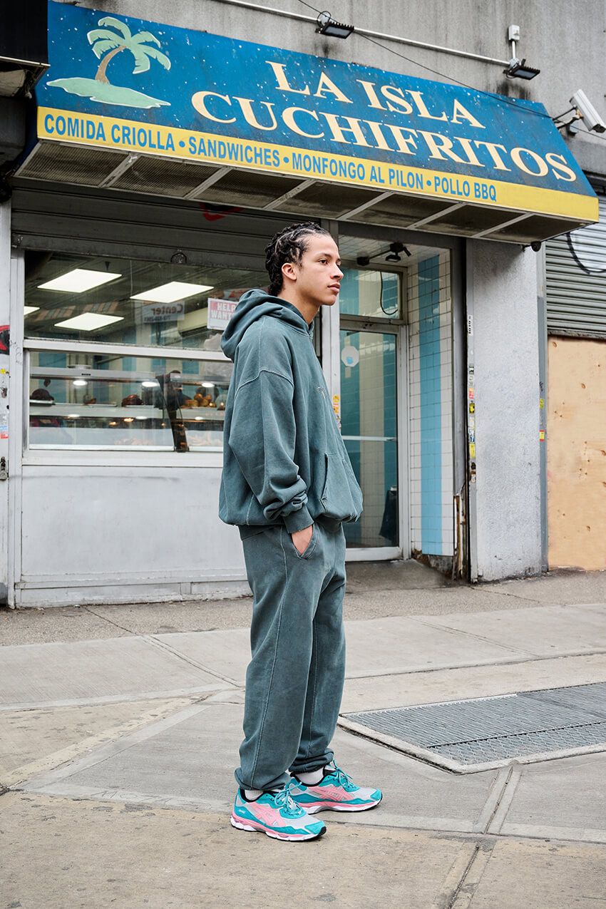 2日連続リリース！「アシックス」が放つ大胆カラーの“Y2K”なコラボ作 - 6枚目の画像