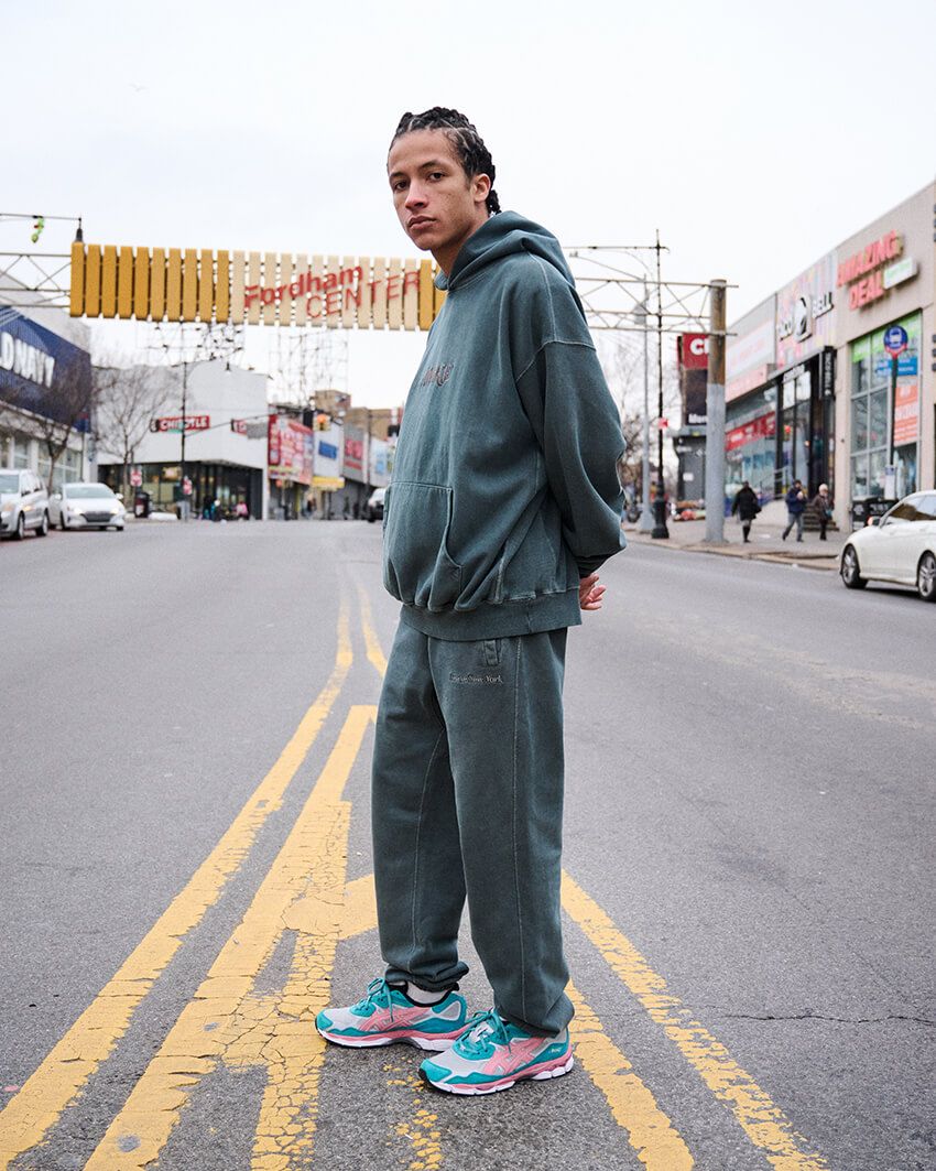 2日連続リリース！「アシックス」が放つ大胆カラーの“Y2K”なコラボ作 - 9枚目の画像