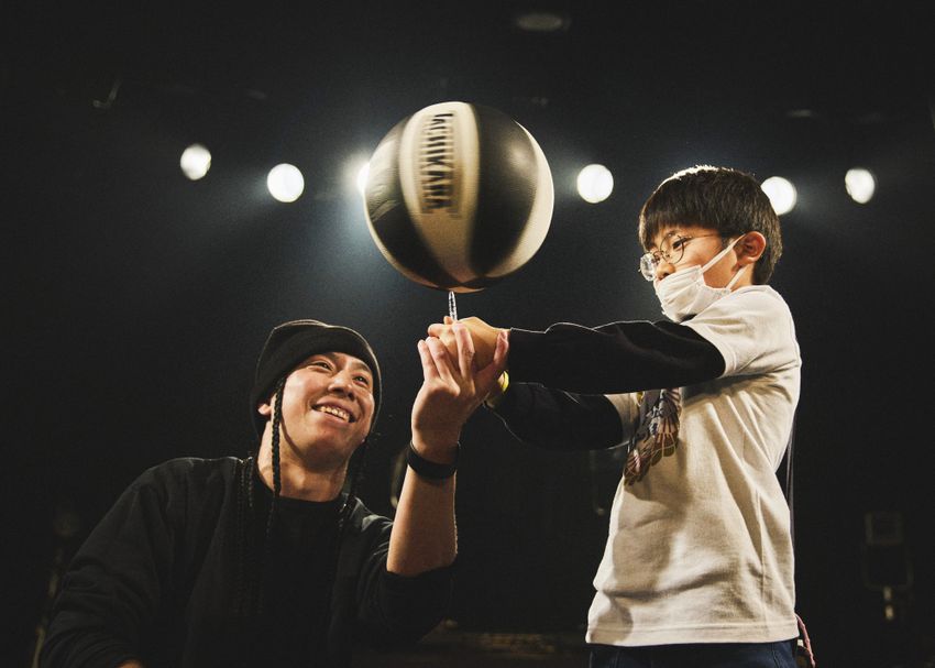 般若、ZORNも登場！「幼児虐待」根絶を訴えた親子イベント、その前代未聞の光景 - 40枚目の画像