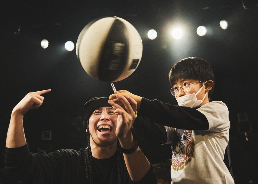 般若、ZORNも登場！「幼児虐待」根絶を訴えた親子イベント、その前代未聞の光景 - 10枚目の画像