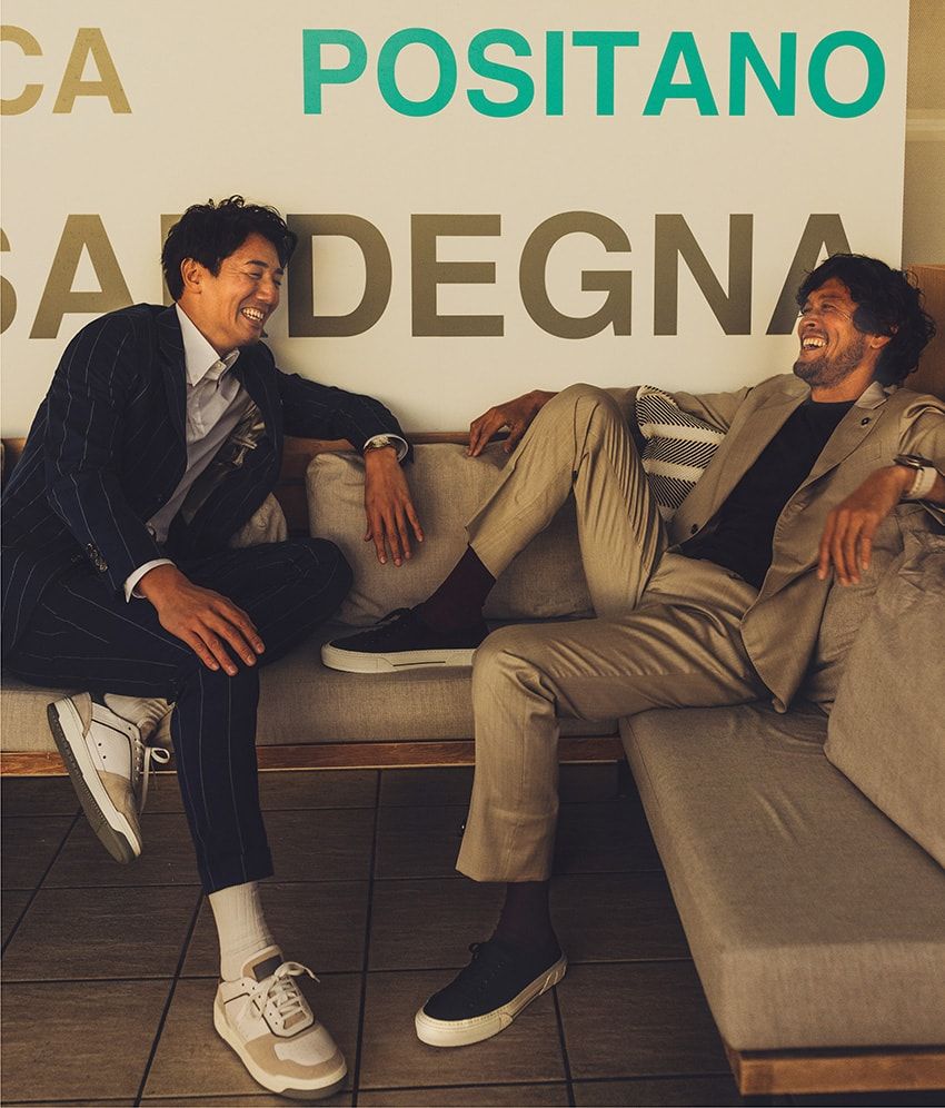 スーツを“崩す”ならスニーカーが大正解。その好例をラルディーニとブルネロから - 1枚目の画像